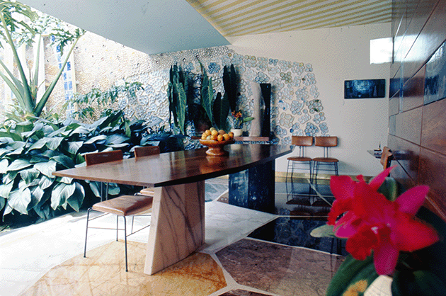 The dining room in Villa Planchart, Caracas, Venezuela © Gio Ponti Archives